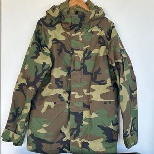 US Military ECWCS Cold Weather Camouflage Parka Size Medium Long